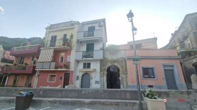 Sale Villa, Messina