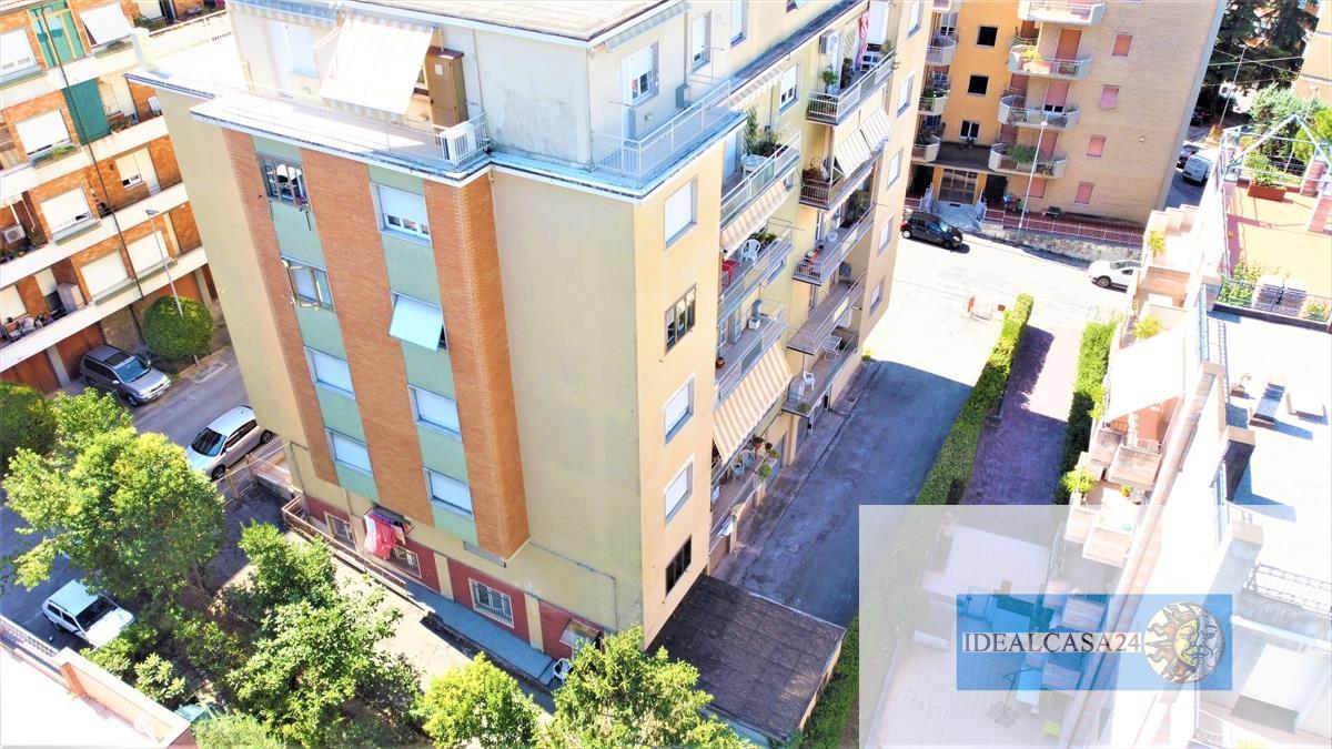 Appartamento Macerata Via Caterina Franceschi Ferrucci Semicentrale 5 vani 100mq