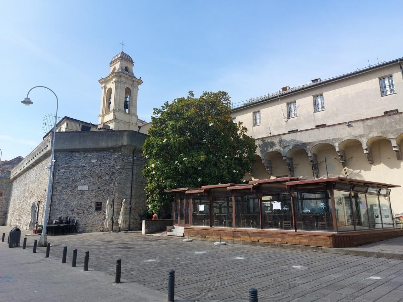 Loyer Pentavani, Genova foto