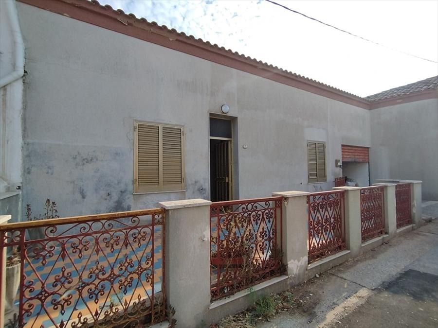 Casa indipendente Via Asmara Rilievo quadrilocale 100mq