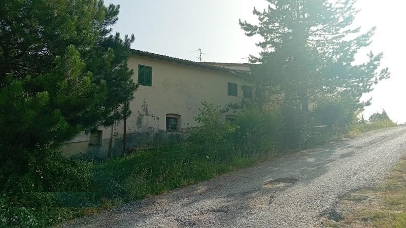 Località Poggio Cherici Rignano Sull´Arno 12 vani 380mq