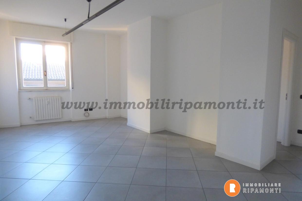 Rent Two rooms, Lecco foto