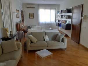 Renta Cuatro habitaciones, Parma