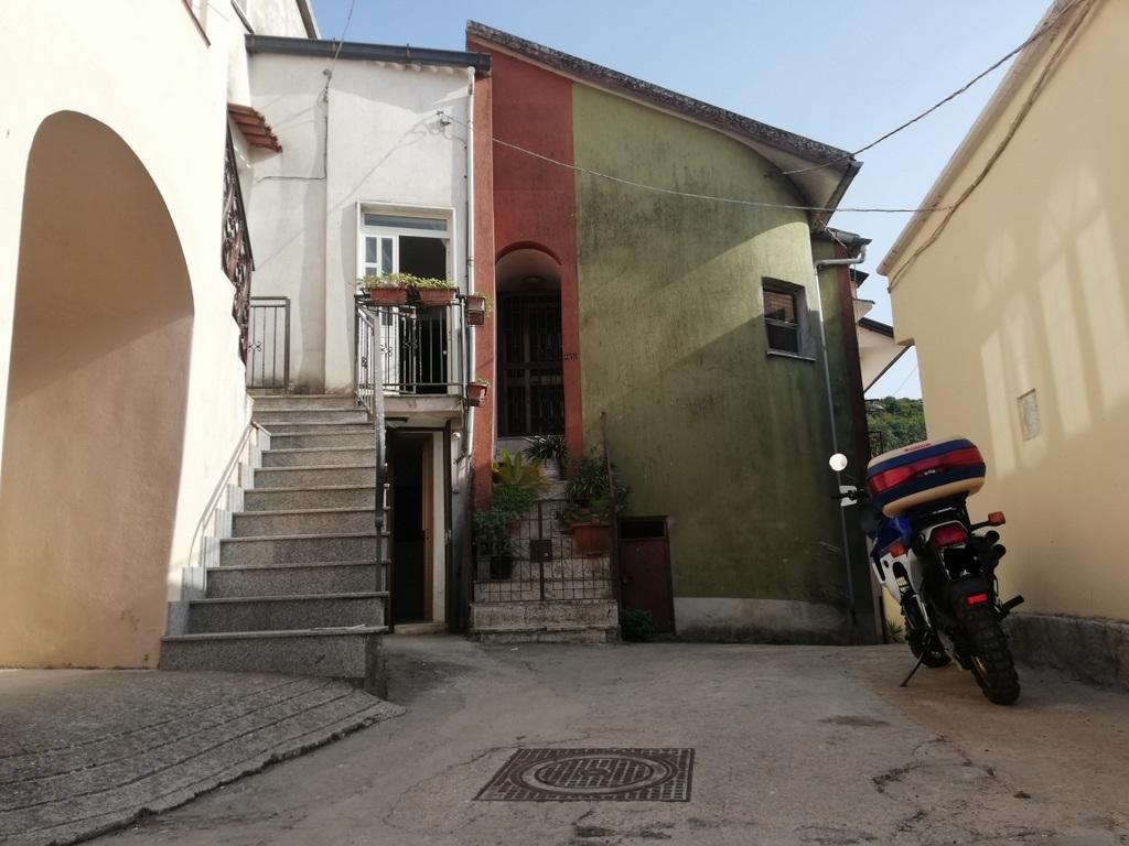 Casa Semindipendente Via Villa Santa Croce 6 vani 250mq