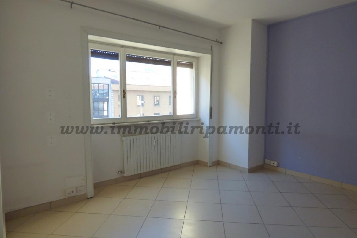 Rent Two rooms, Lecco foto
