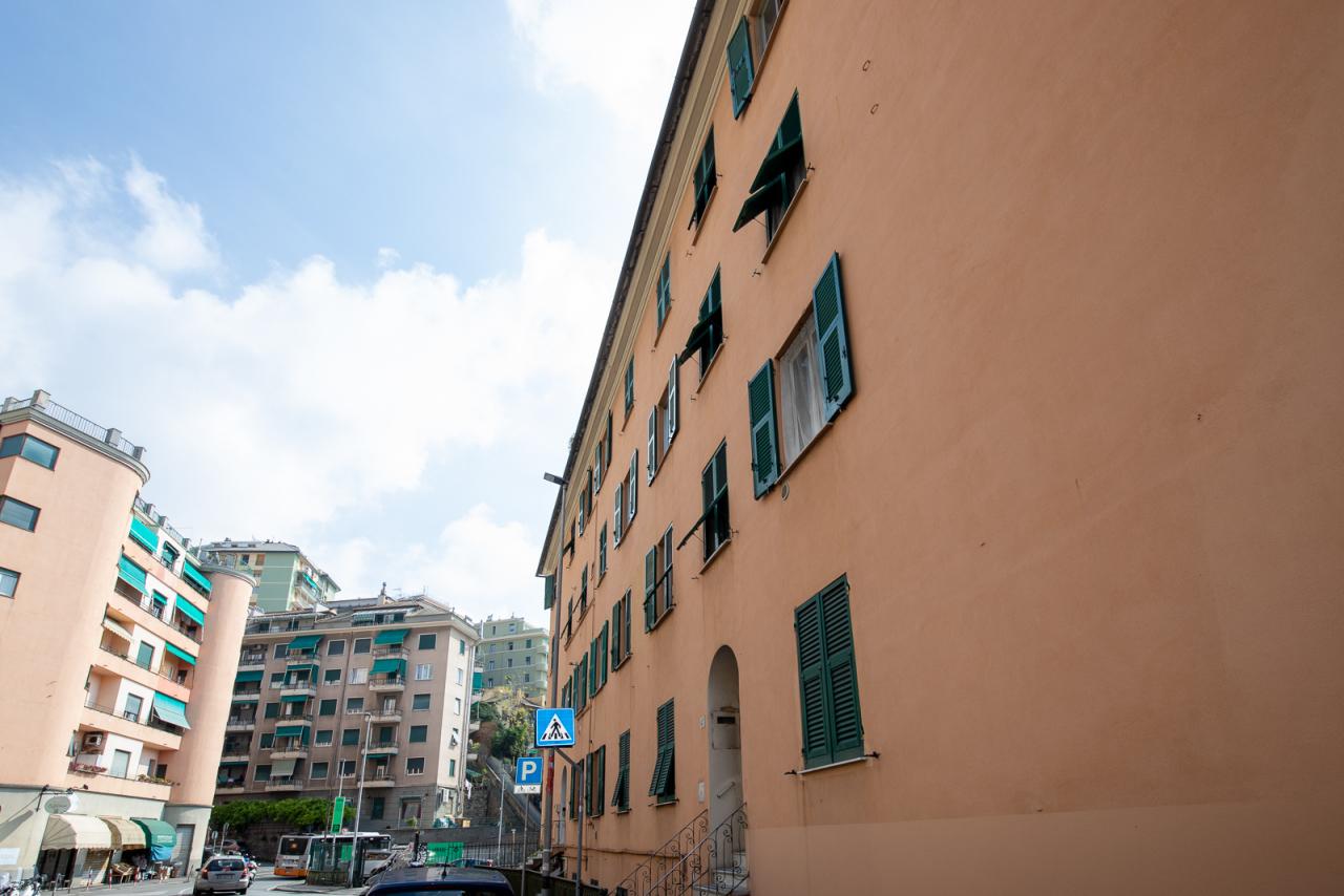 Vendita Esavani, Genova foto