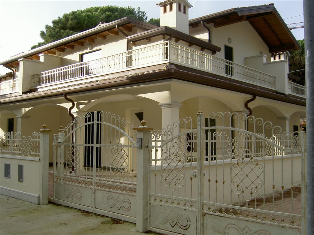 Villa Quadrifamiliare via bramanate 33 quadrilocale 75mq