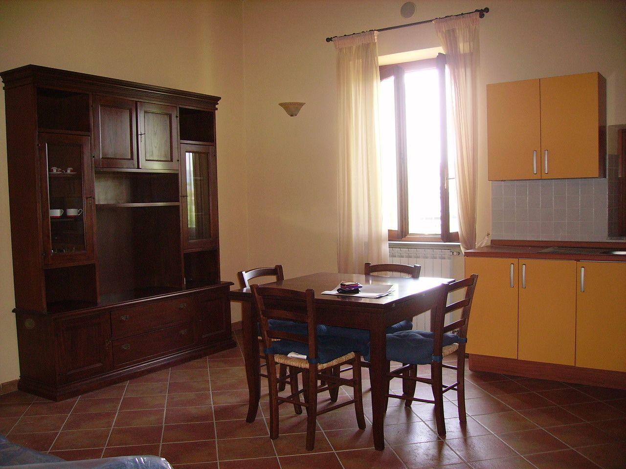 Sale Two rooms, Pistoia foto
