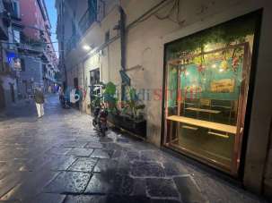 Renta Cuatro habitaciones, Napoli