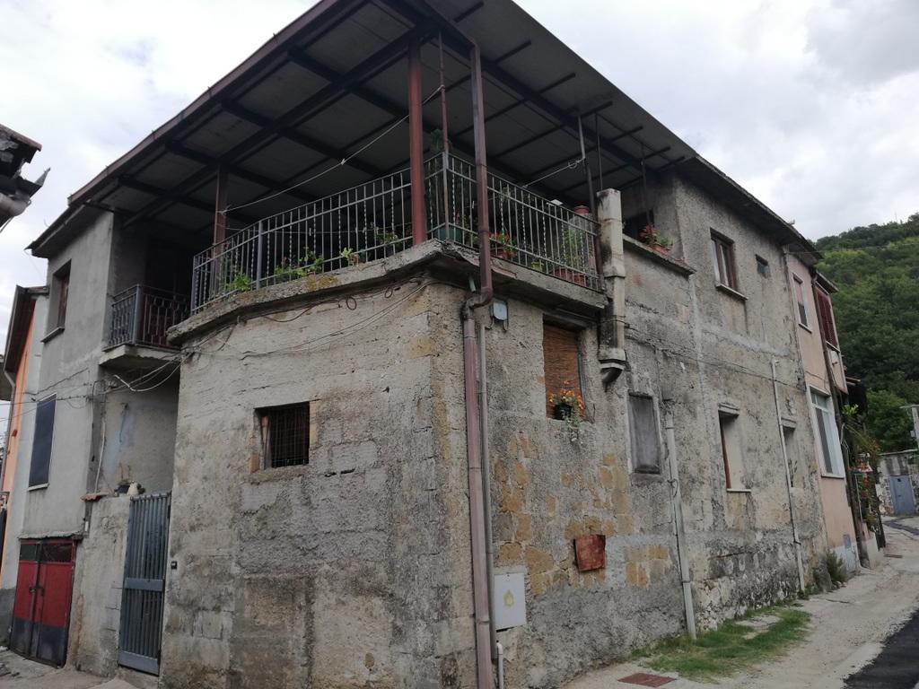 Casa Semindipendente Maiorano di Monte 7 vani 200mq