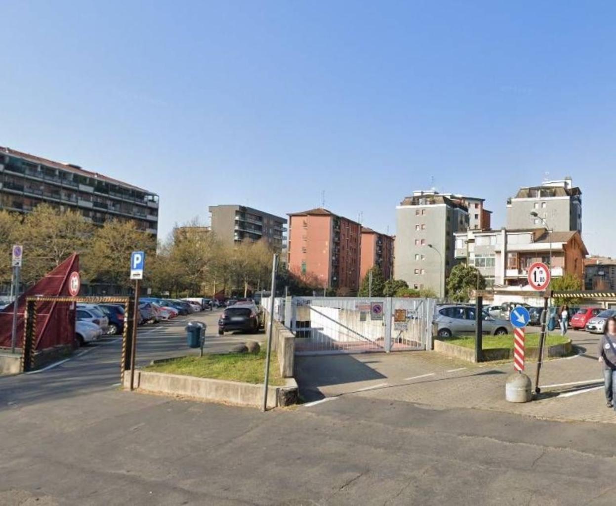 Rent Garage and parking spaces, Sesto San Giovanni foto