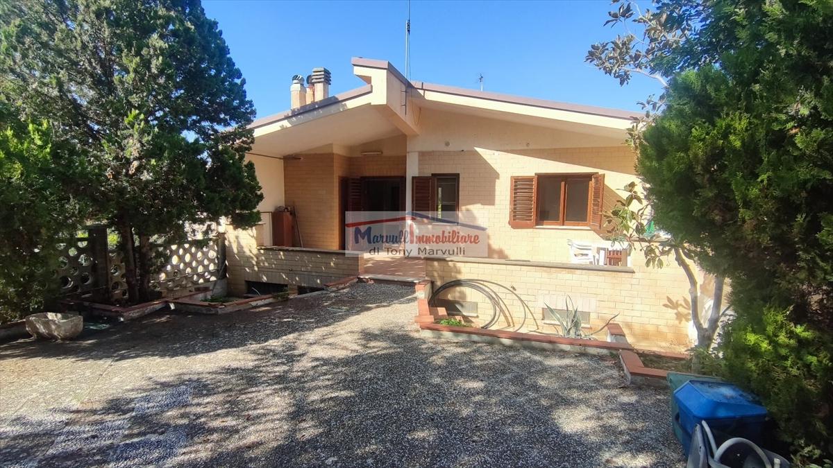 Villa a schiera Via Villaggio Lagobattaglia Periferia 5 vani 150mq