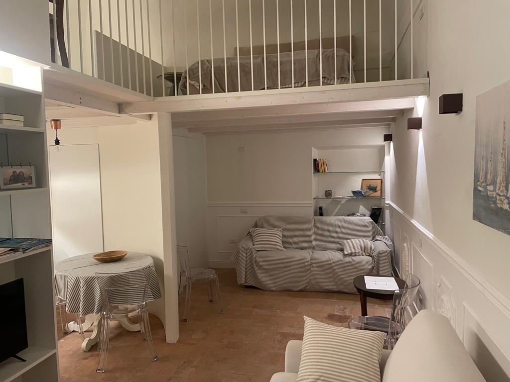 Renta Dos habitaciones, Parma foto