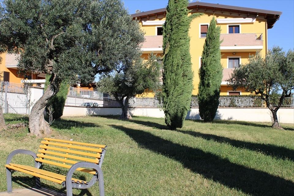 Appartamento Contrada Tratturo Villa Oliveti trilocale 70mq
