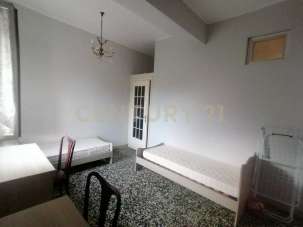 Rent Roomed, Messina