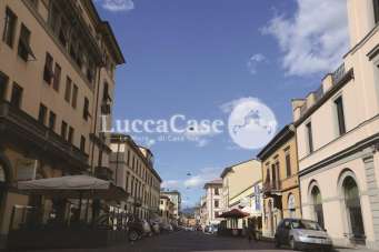 Rent Locale commerciale, Lucca