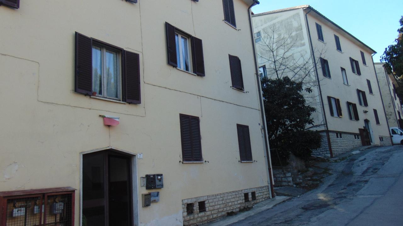 Venta Cuatro habitaciones, Perugia foto