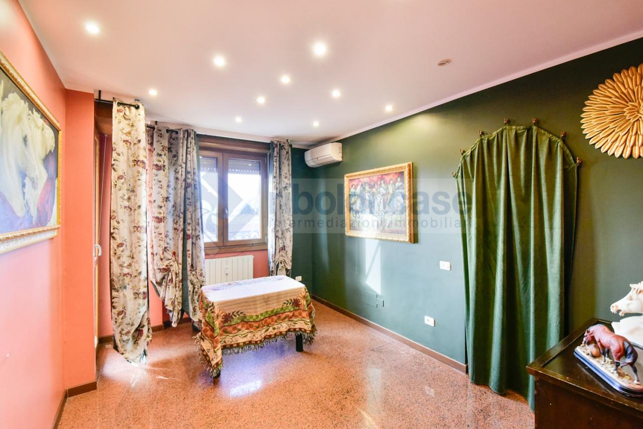Sale Two rooms, Seregno foto