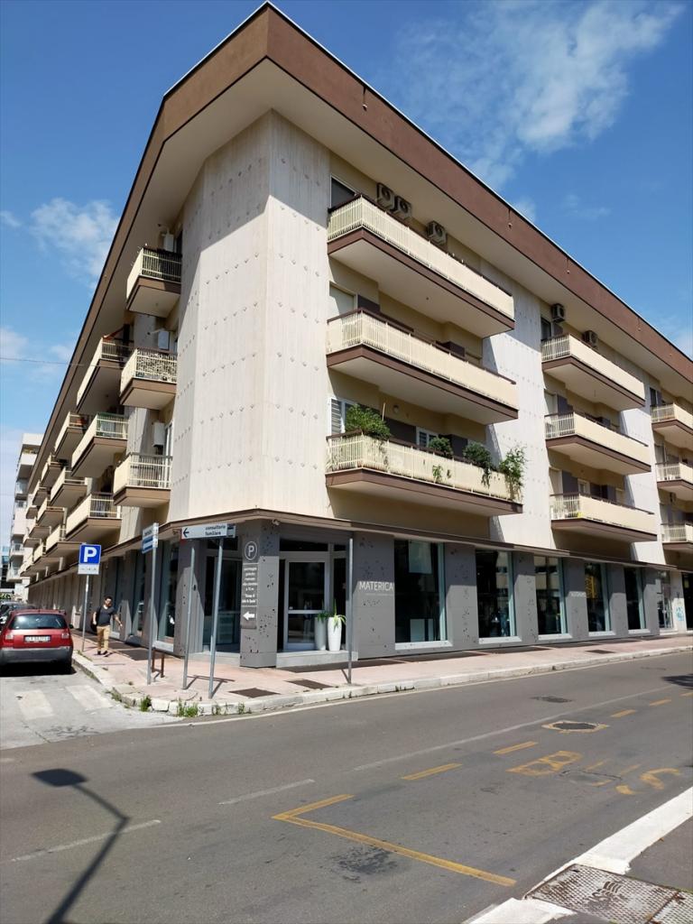 Appartamento Via Bertolini 37 San Pasquale BASSA trilocale 100mq