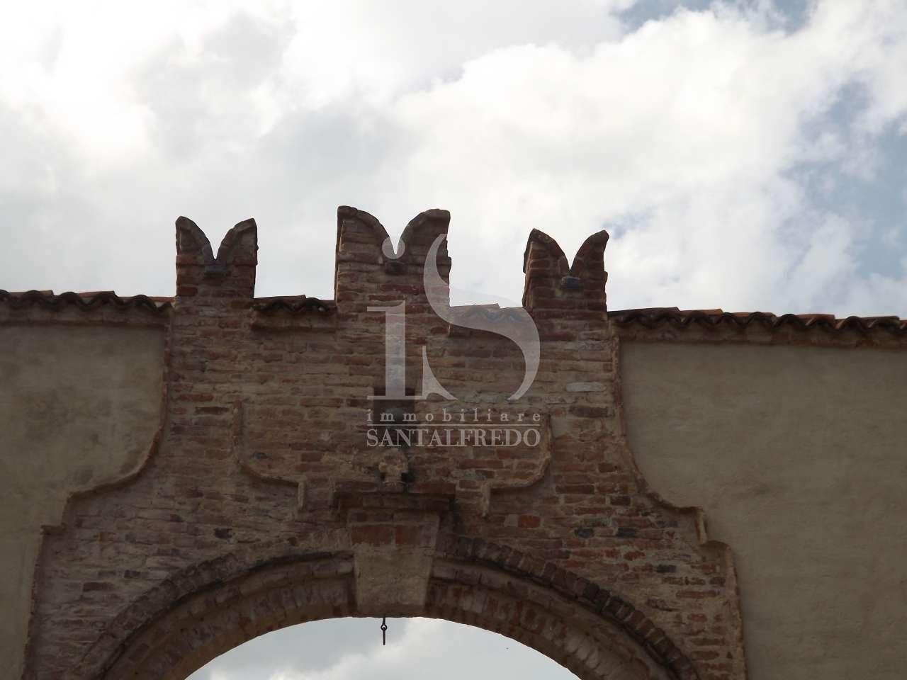 Sale Castello, Alba foto
