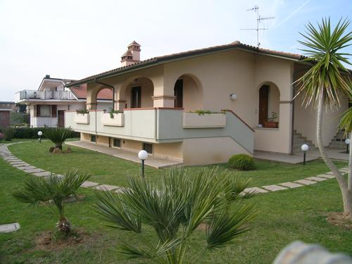 Rent Two rooms, Follonica foto
