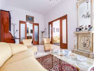 Rent Four rooms, Napoli