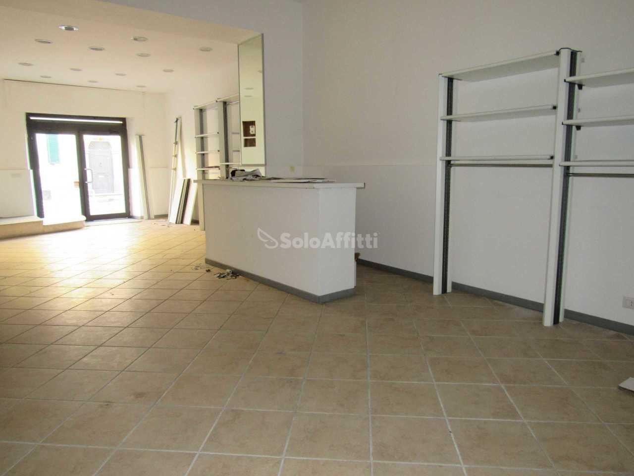 Rent Two rooms, Frascati foto