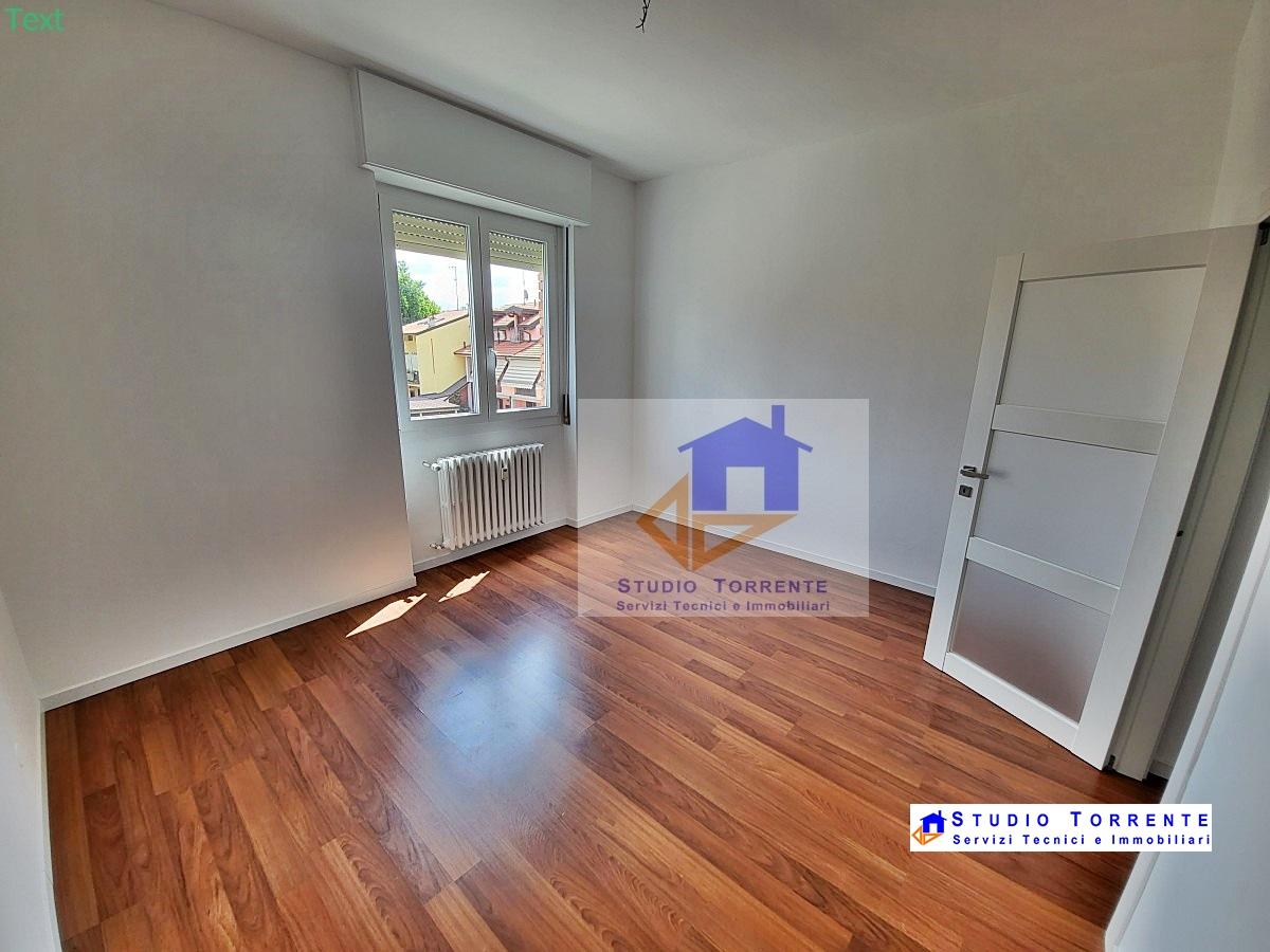 Sale Two rooms, Novate Milanese foto
