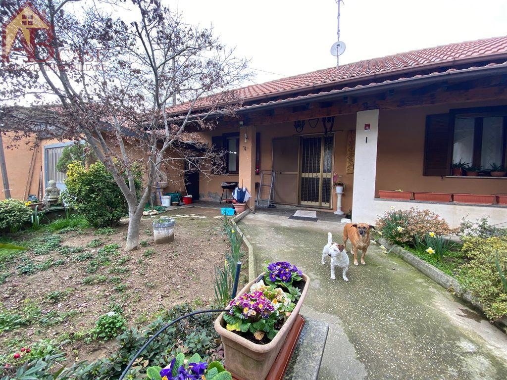 Sale Villa bifamiliare, Vigevano foto
