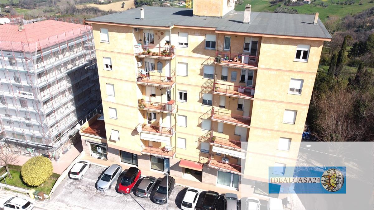 Appartamento Macerata Via Dei Velini n. 139 Semicentrale 5 vani 95mq