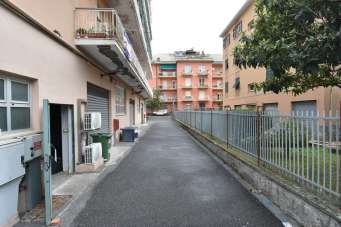 Vendita Locali commerciali, Genova