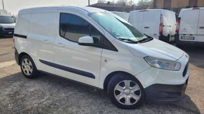FORD Transit Courier Diesel 2015 usata, Pavia