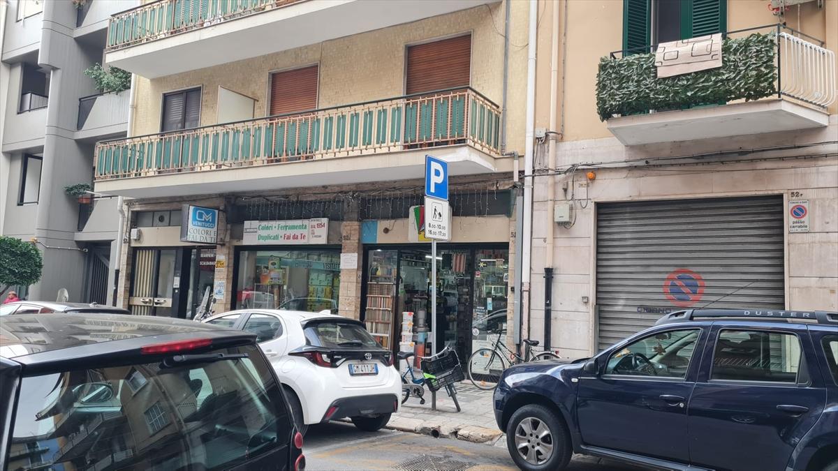 Vendita Locale commerciale, Bari foto