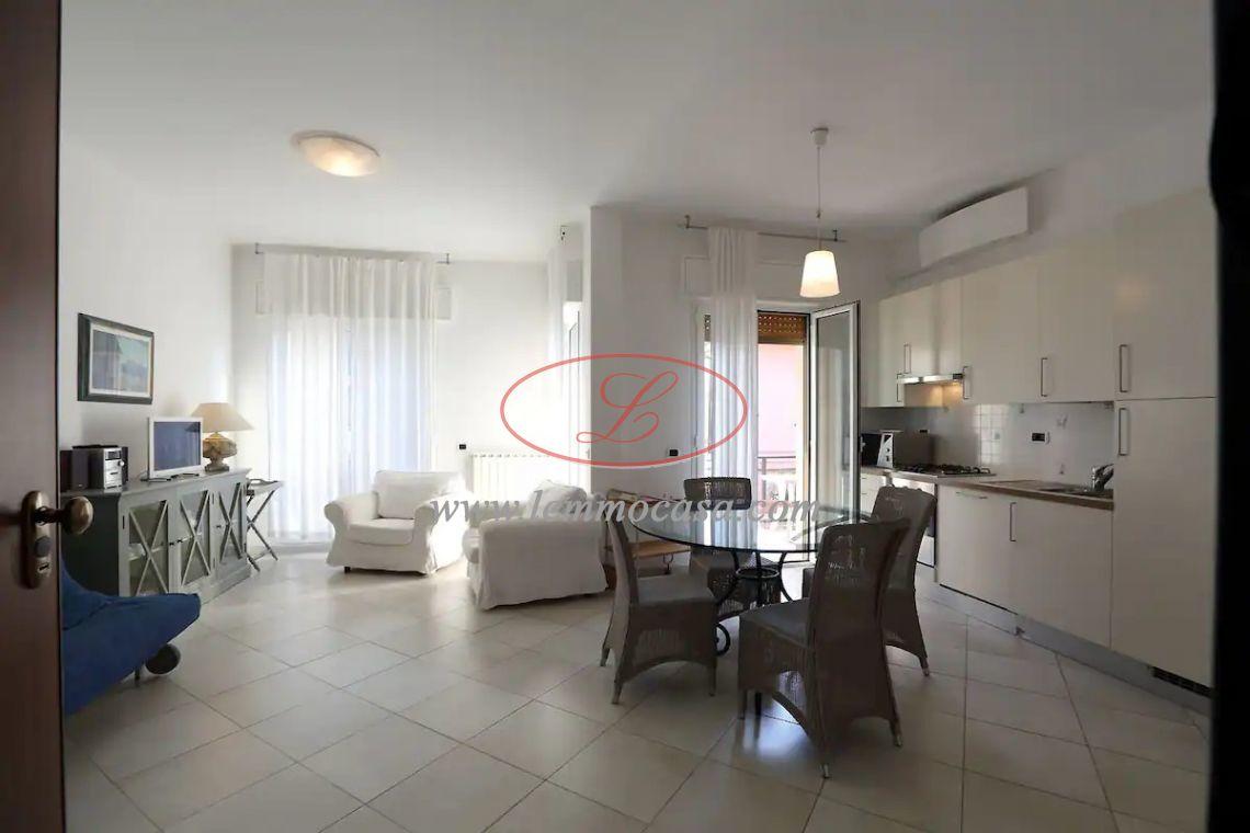 Sale Two rooms, Diano Marina foto