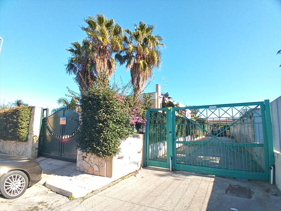 Verkauf Villa, Bari foto
