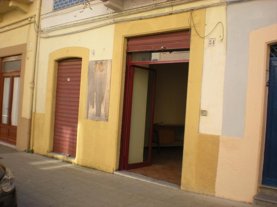 Sale Locale commerciale, Cerignola foto