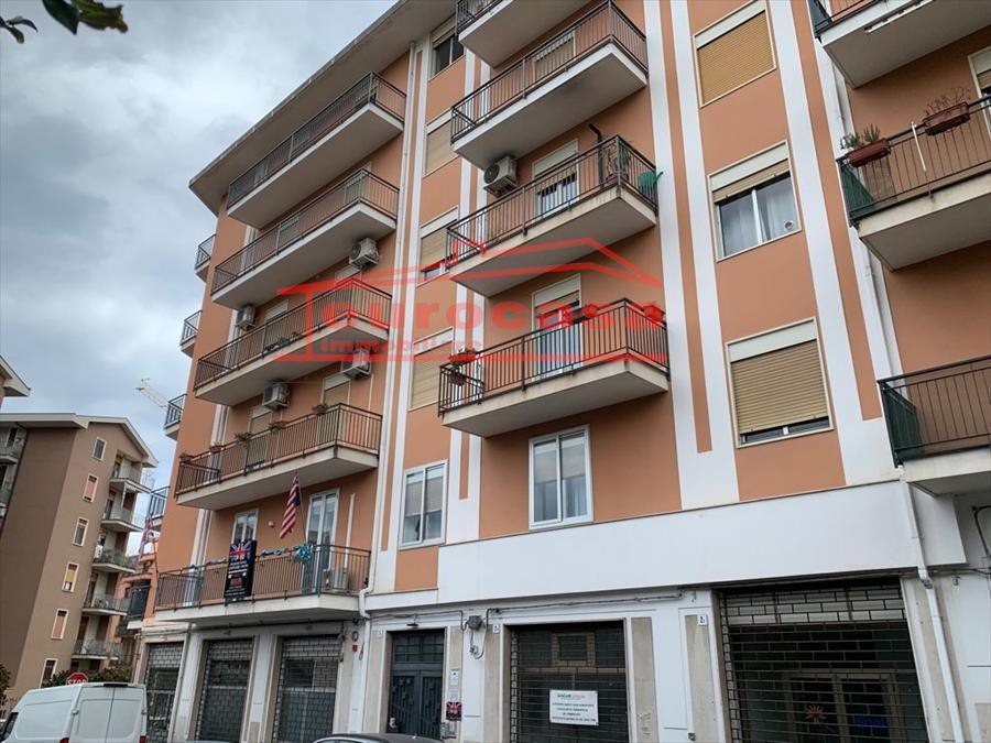 Appartamento via Lazio 2 semi-centrale 5 vani 127mq