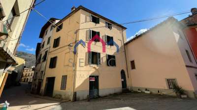 Sale Stabile/Palazzo, Borgo a Mozzano