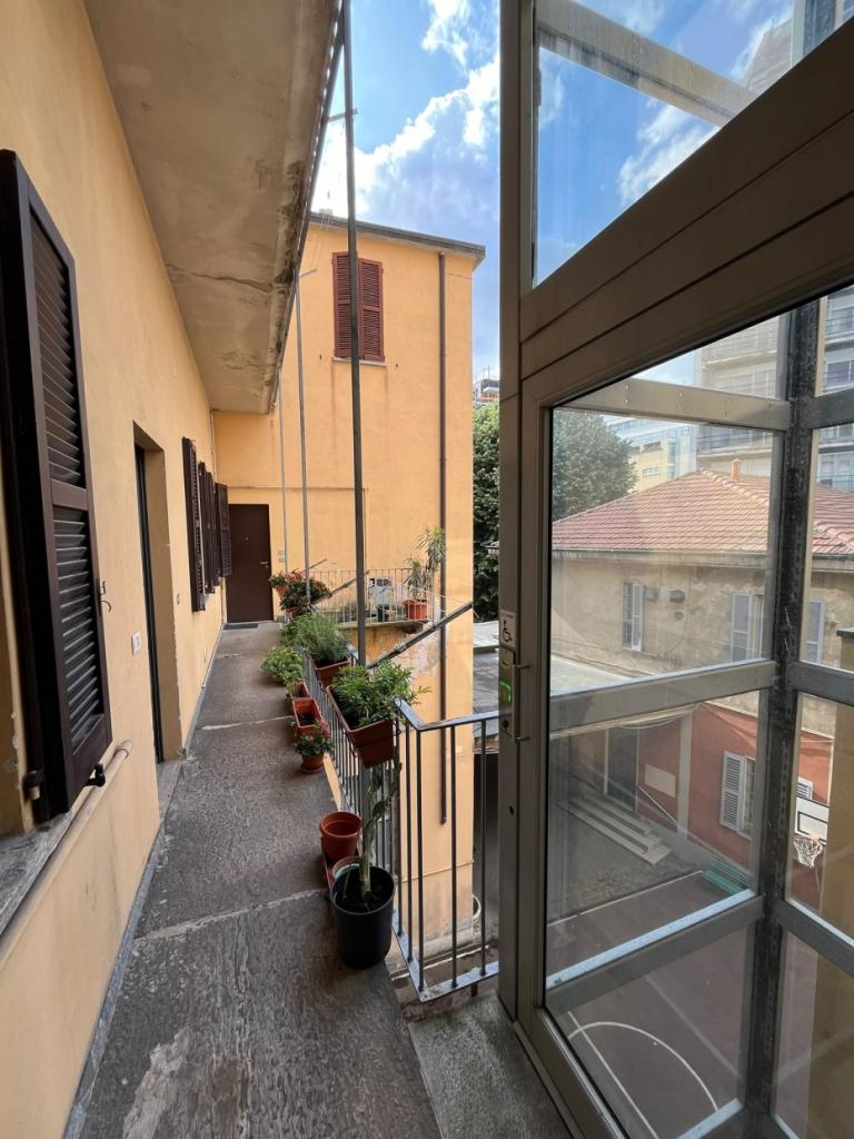 Renta Dos habitaciones, Milano foto