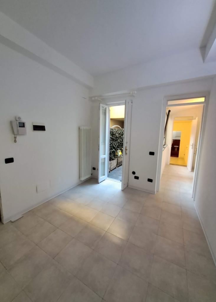 Sale Two rooms, Parma foto
