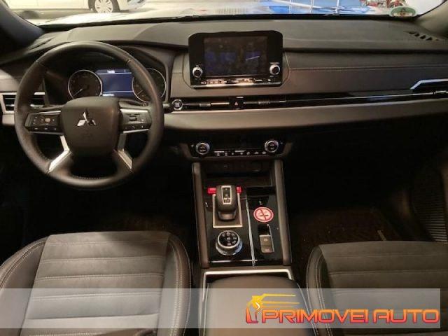 MITSUBISHI Outlander 2.5 2WD CVT Black Edition Benzina