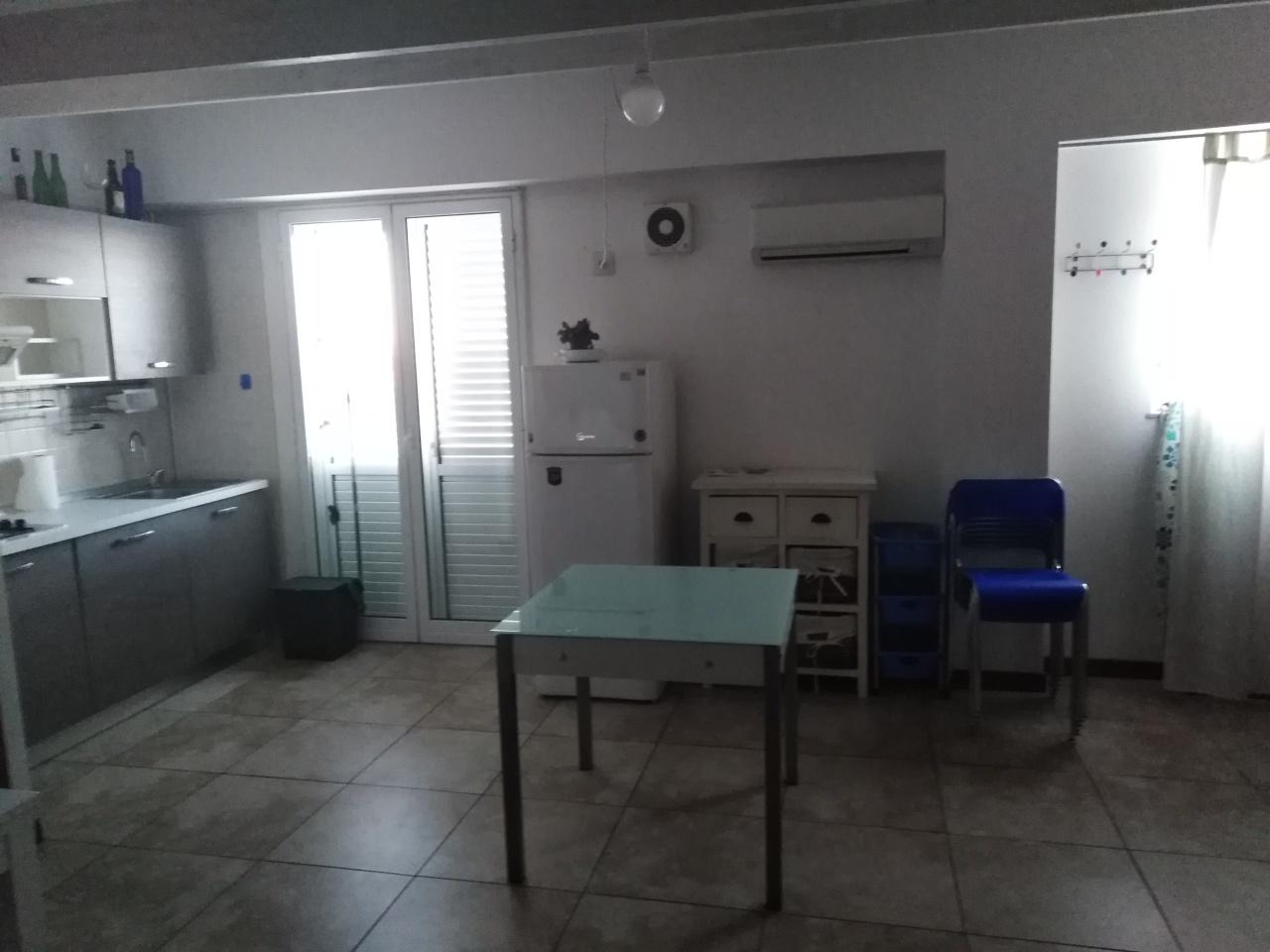 Rent Two rooms, Ragusa foto