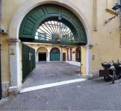 Vente Esavani, Verona