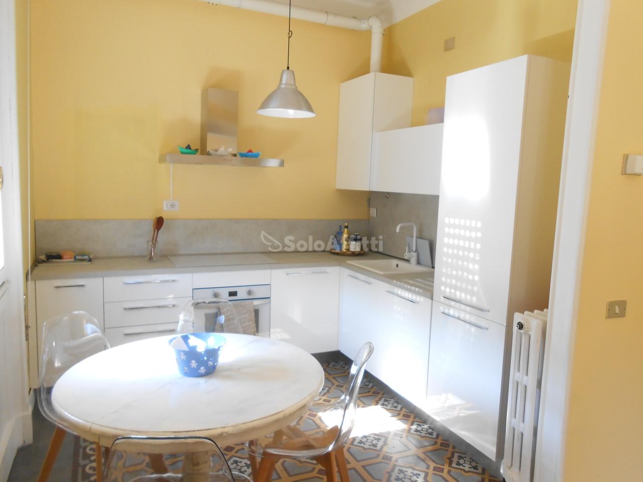 Rent Two rooms, Pavia foto