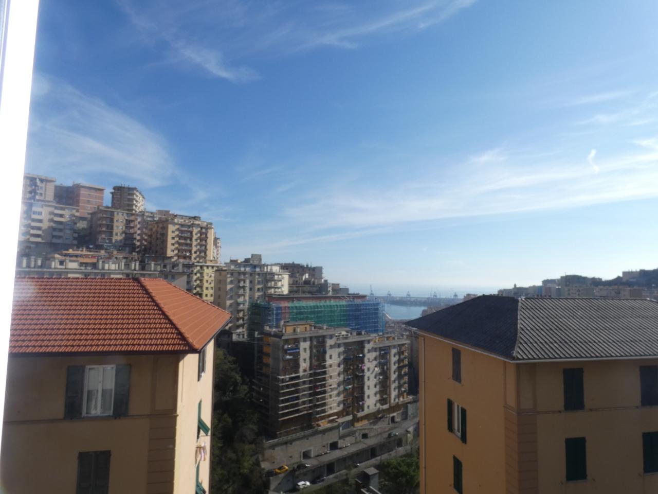 Aluguel Esavani, Genova foto