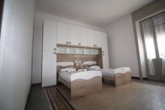 Renta Cuatro habitaciones, Novara