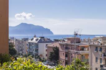 Vente Esavani, Genova