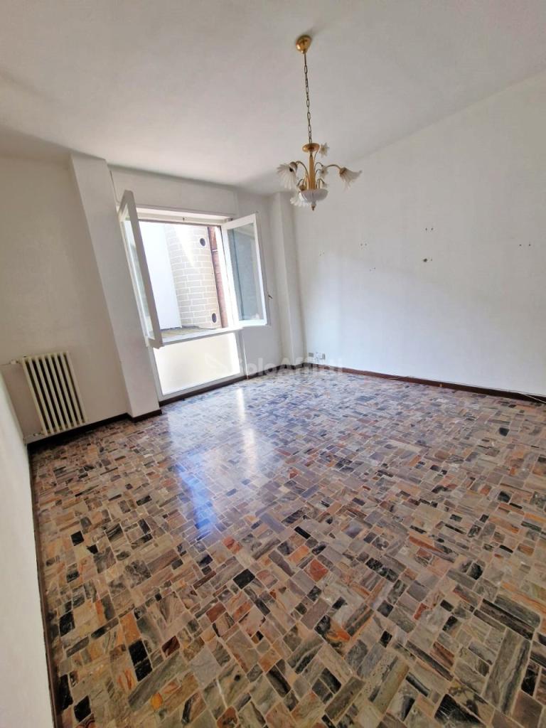 Rent Two rooms, Seregno foto