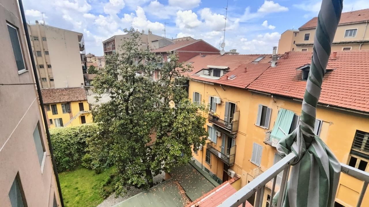 Renta Cuatro habitaciones, Pavia foto