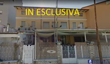 Vendita Locali commerciali, Carrara